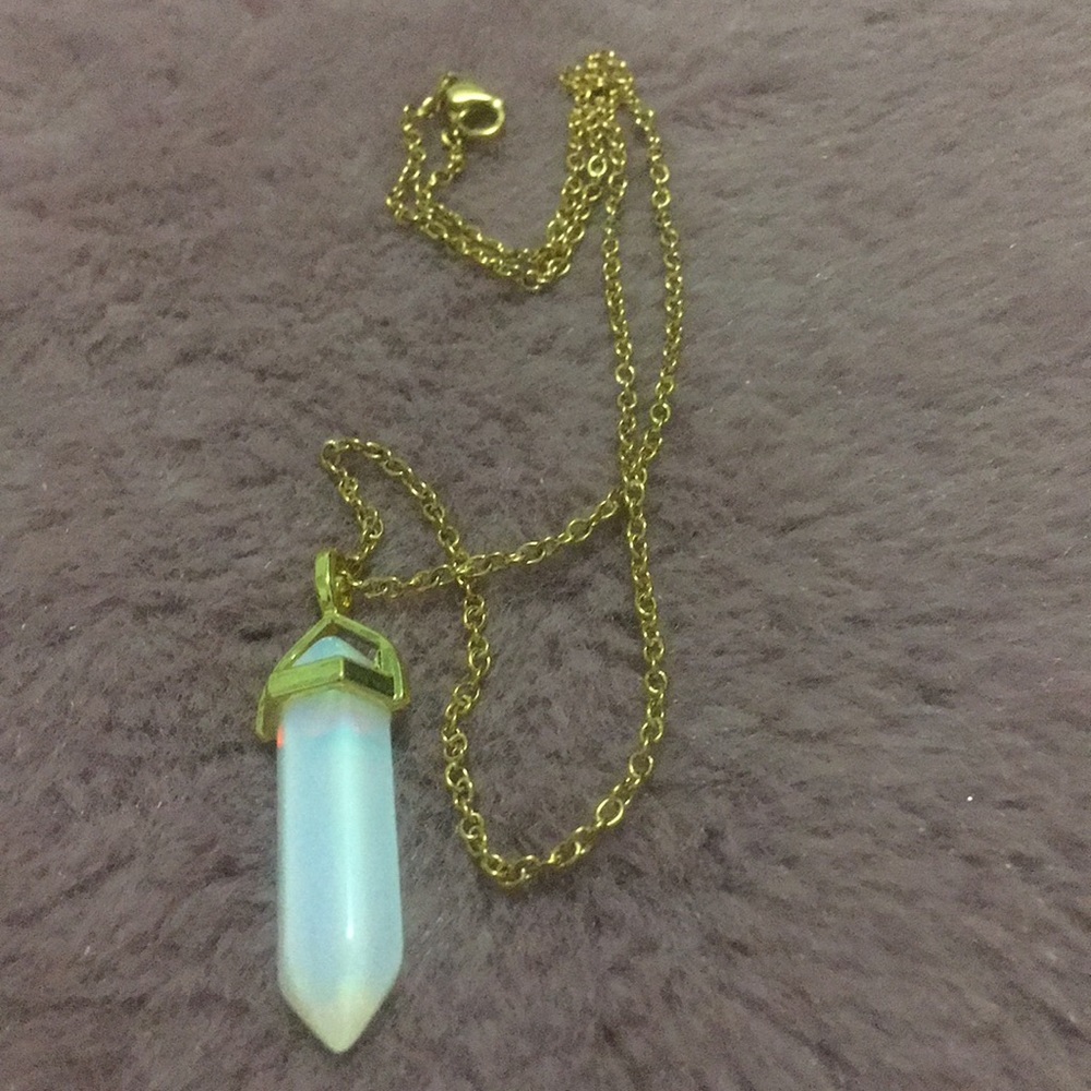 NWT Opal Point Necklace